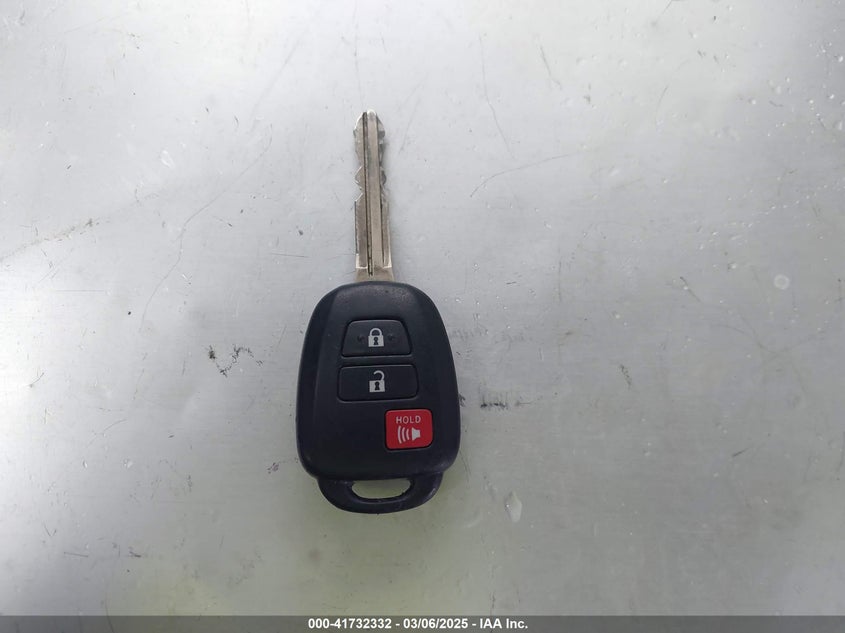 2012 TOYOTA PRIUS C VIN: JTDKDTB30C1024951