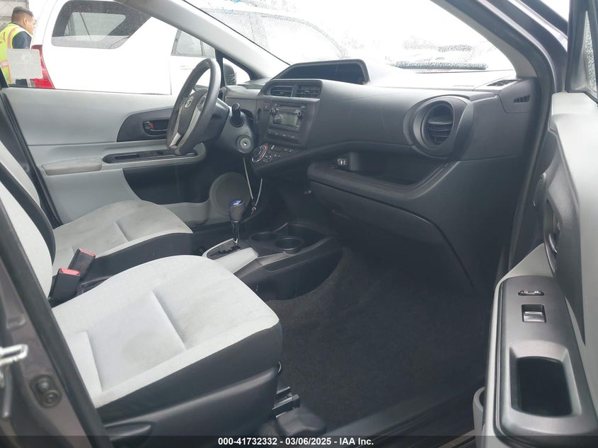 2012 TOYOTA PRIUS C VIN: JTDKDTB30C1024951