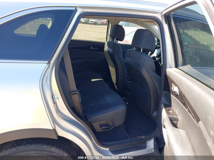 2017 KIA SORENTO VIN: 5XYPG4A39HG221676