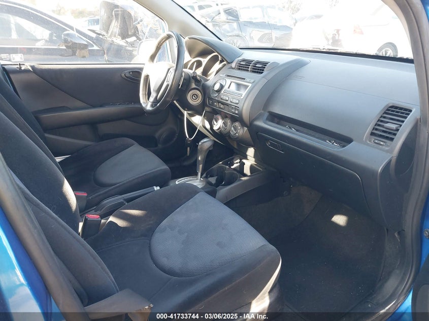 2008 HONDA FIT VIN: JHMGD38628S036963