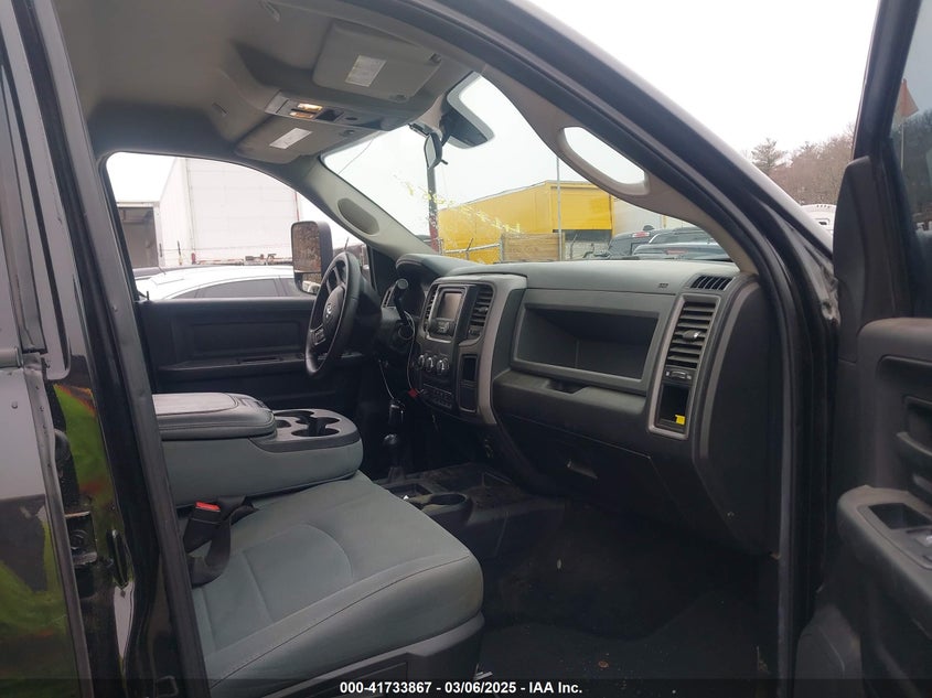 3C6UR5CL4JG109513 2018 RAM 2500 photo no. 5