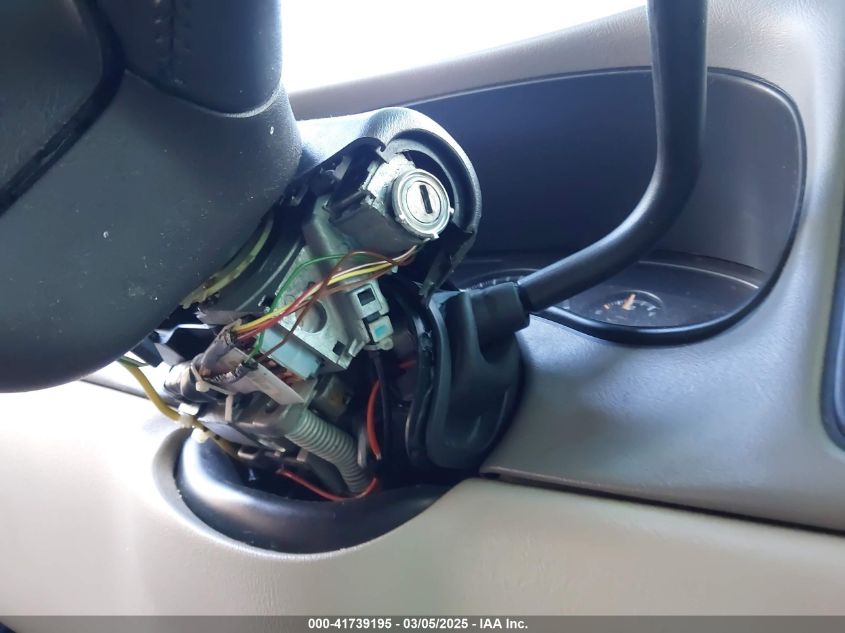 2002 Chevrolet Tahoe Lt VIN: 1GNEC13Z82R181027 Lot: 41739195