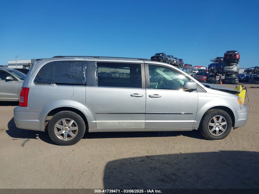 2010 Chrysler Town & Country Touring VIN: 2A4RR5D12AR155776 Lot: 41739471