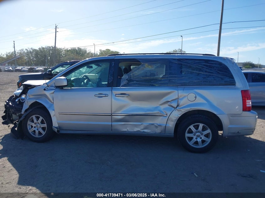 2010 Chrysler Town & Country Touring VIN: 2A4RR5D12AR155776 Lot: 41739471