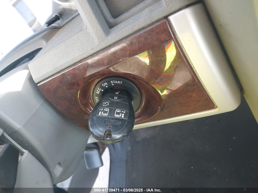 2010 Chrysler Town & Country Touring VIN: 2A4RR5D12AR155776 Lot: 41739471