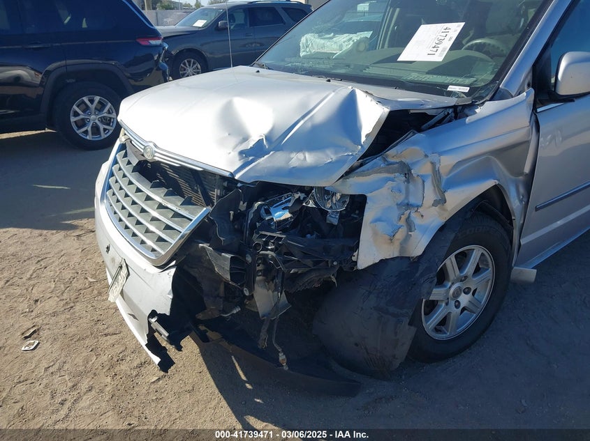 2010 Chrysler Town & Country Touring VIN: 2A4RR5D12AR155776 Lot: 41739471