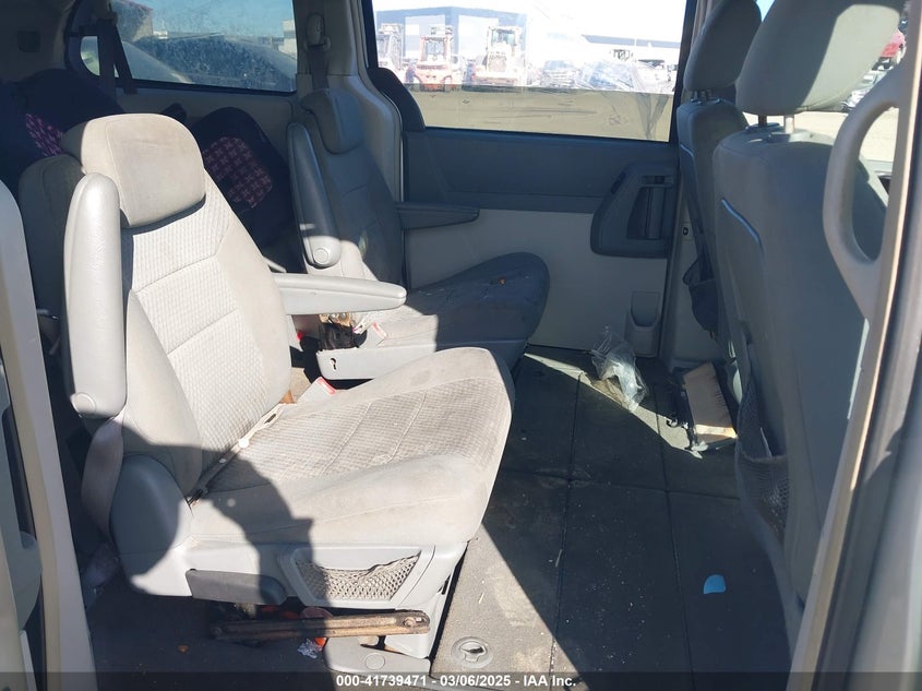 2010 Chrysler Town & Country Touring VIN: 2A4RR5D12AR155776 Lot: 41739471