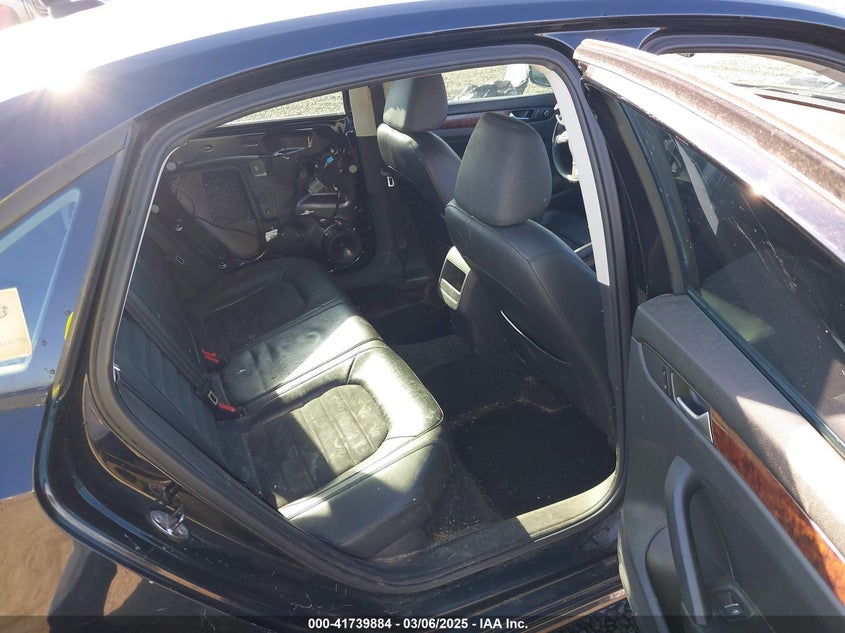 2012 VOLKSWAGEN PASSAT VIN: 1VWCM7A30CC105513