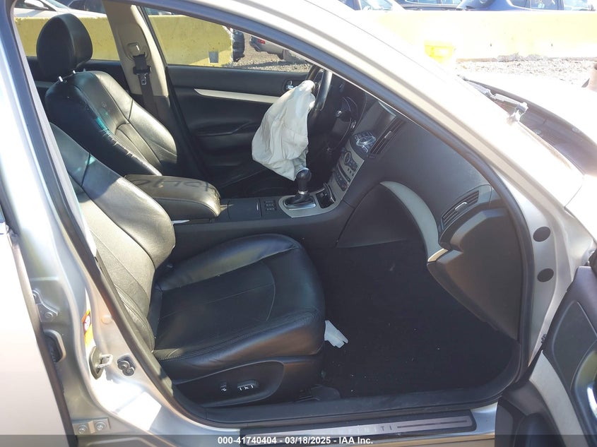 2008 INFINITI G35X VIN: JNKBV61F58M274281