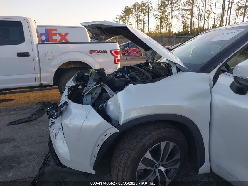 2022 Toyota Highlander Xle VIN: 5TDHZRAH1NS100453 Lot: 41740662