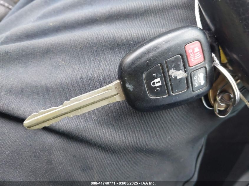 2017 Toyota Corolla Se VIN: 5YFBURHE8HP624714 Lot: 41740771