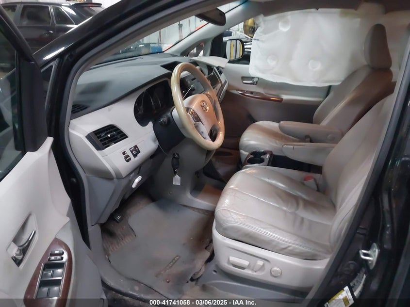 2011 TOYOTA SIENNA VIN: 5TDYK3DC3BS141051