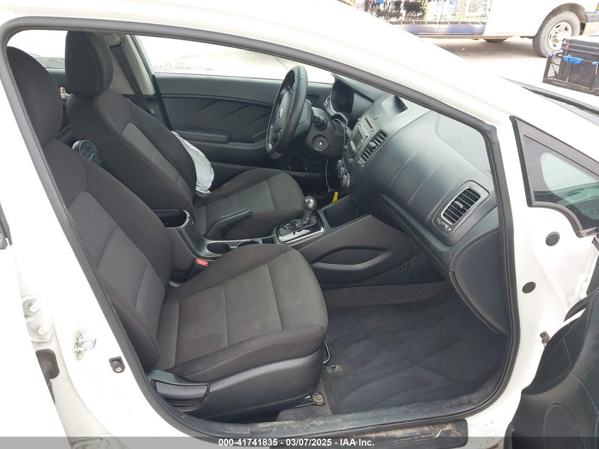 2018 KIA FORTE LX - 3KPFK4A70JE195260