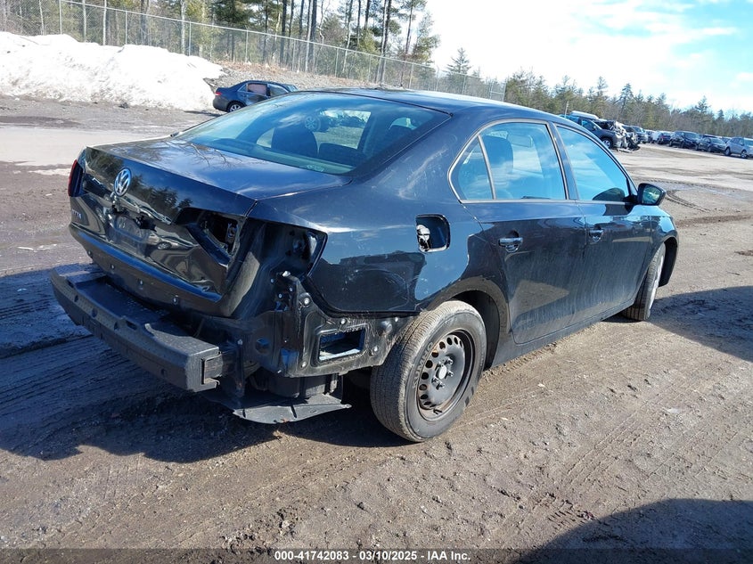 2015 VOLKSWAGEN JETTA 2.0L S - 3VW2K7AJ6FM292338