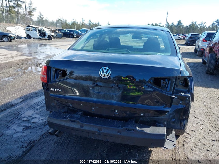 2015 VOLKSWAGEN JETTA 2.0L S - 3VW2K7AJ6FM292338