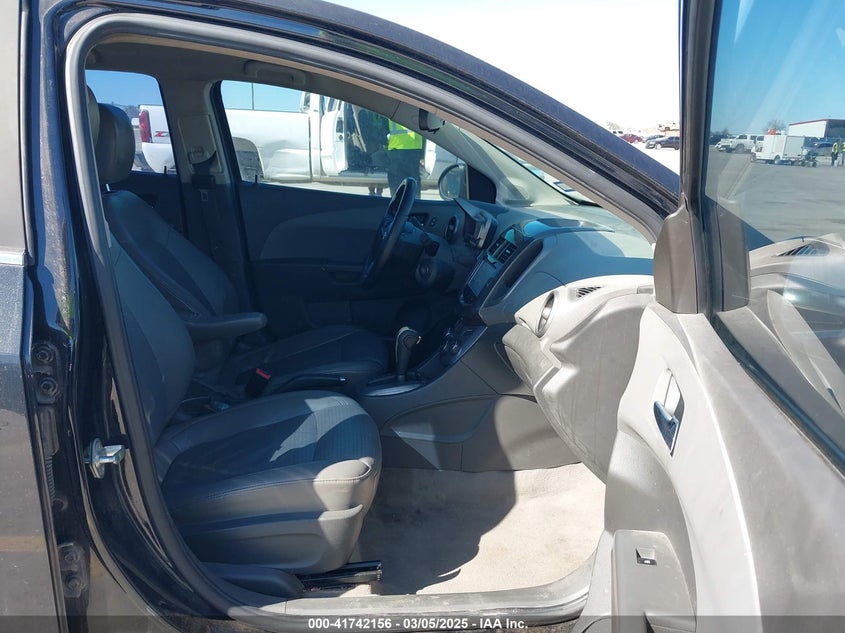 2015 CHEVROLET SONIC VIN: 1G1JE5SB7F4101368