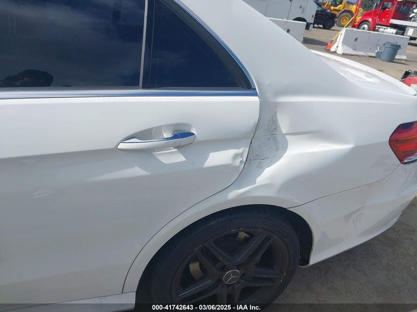 2014 MERCEDES-BENZ E 350 - WDDHF5KBXEA905771