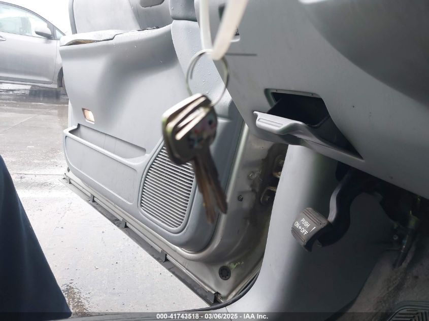 2002 Toyota Sienna Ce VIN: 4T3ZF19C72U474003 Lot: 41743518