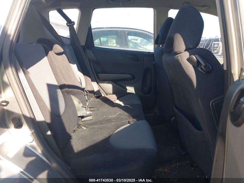 2008 HONDA FIT VIN: JHMGD38608S001709