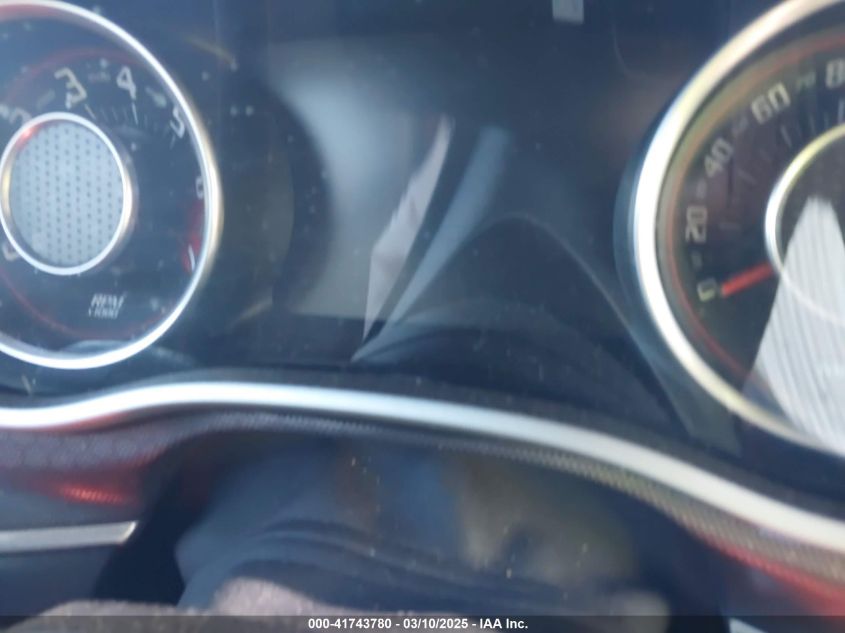 2015 Dodge Challenger Srt 392 VIN: 2C3CDZDJ9FH833409 Lot: 41743780