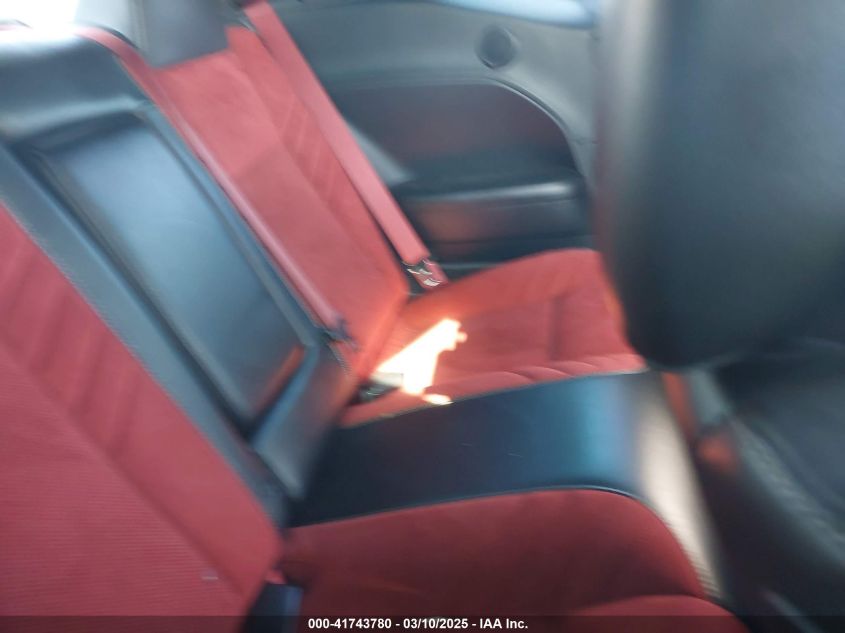 2015 Dodge Challenger Srt 392 VIN: 2C3CDZDJ9FH833409 Lot: 41743780