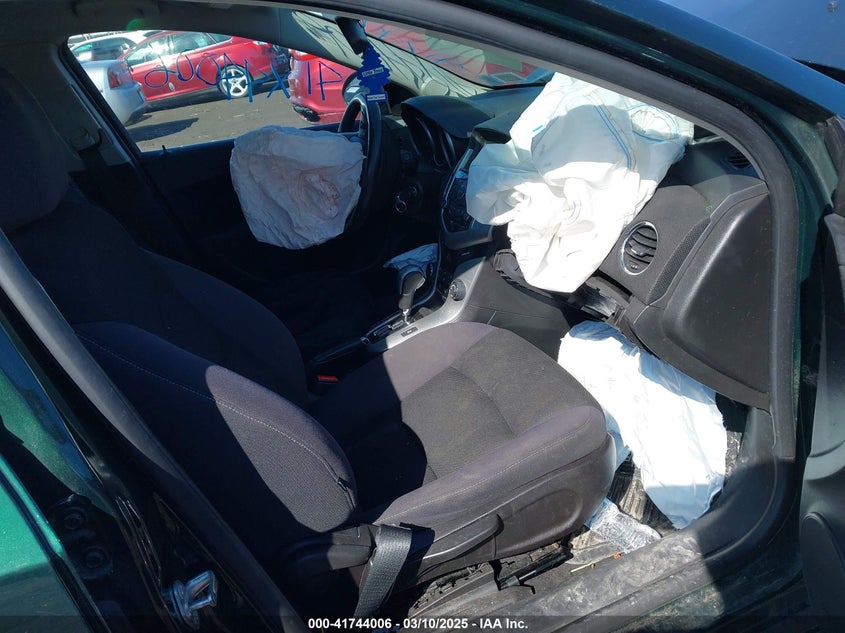 2014 CHEVROLET CRUZE VIN: 1G1PC5SB8E7187125