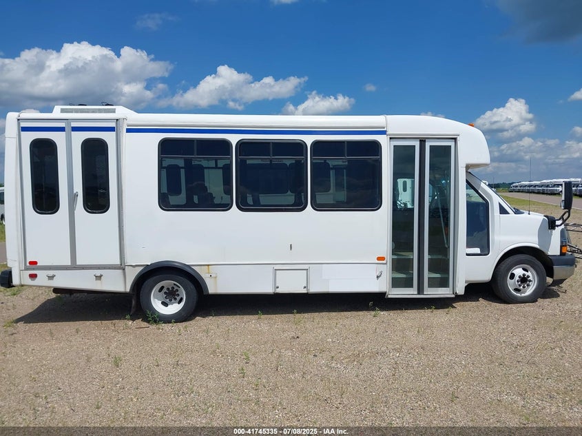 2016 Chevrolet Express Cutaway 4500 Diesel VIN: 1GB6GUBL9G1125012 Lot: 41745335
