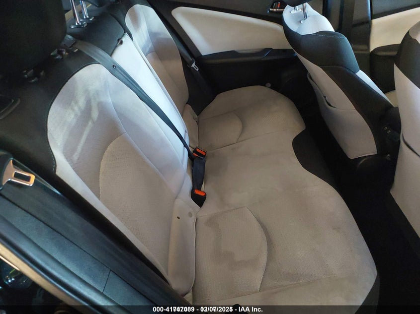 2022 TOYOTA PRIUS VIN: JTDKAMFUXN3174204