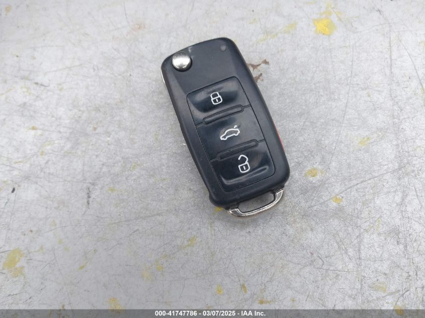 2018 Volkswagen Passat 2.0T R-Line/2.0T S VIN: 1VWAA7A31JC011217 Lot: 41747786