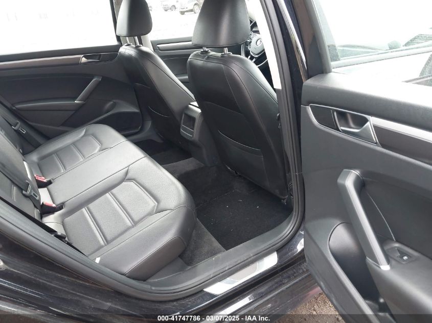 2018 Volkswagen Passat 2.0T R-Line/2.0T S VIN: 1VWAA7A31JC011217 Lot: 41747786