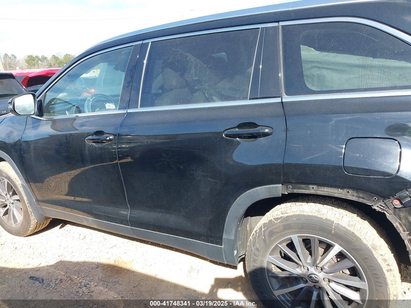 2019 TOYOTA HIGHLANDER VIN: 5TDJZRFH1KS603437