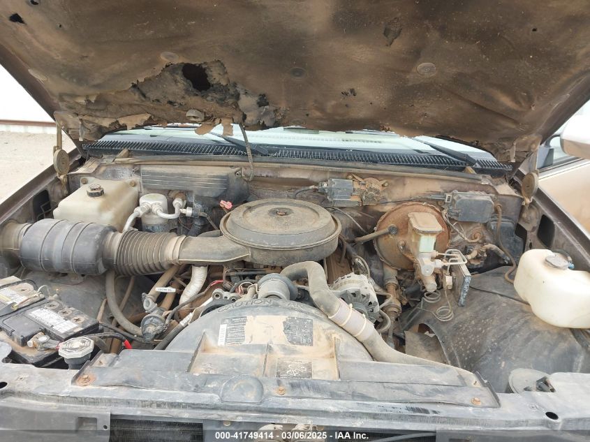 1988 Chevrolet Gmt-400 C1500 VIN: 1GCDC14K6JE136597 Lot: 41749414