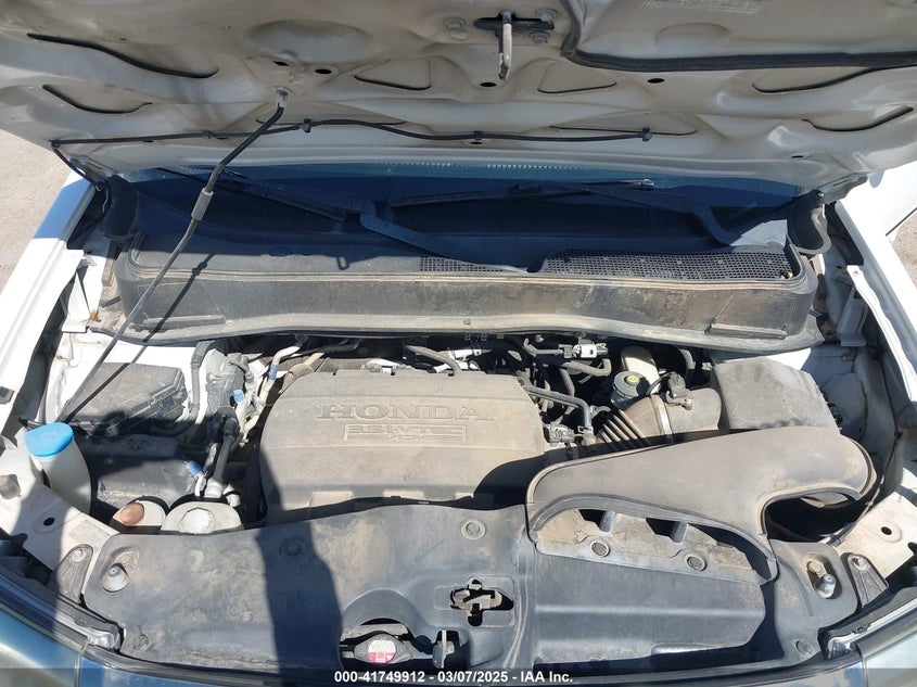 2011 HONDA PILOT VIN: 5FNYF3H93BB044102
