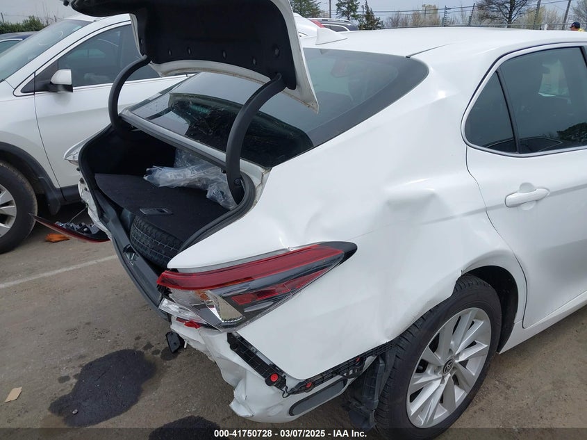 2021 TOYOTA CAMRY VIN: 4T1C11AK3MU457038