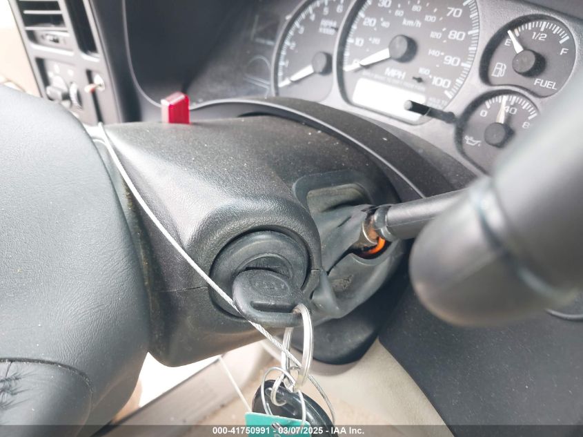 2001 Chevrolet Suburban 1500 Ls VIN: 1GNEC16T01J258820 Lot: 41750991