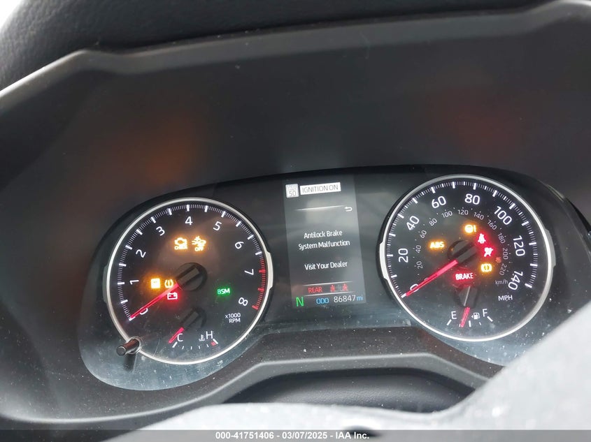 VIN 2T3P1RFV7KW054266 2019 TOYOTA RAV4 XLE