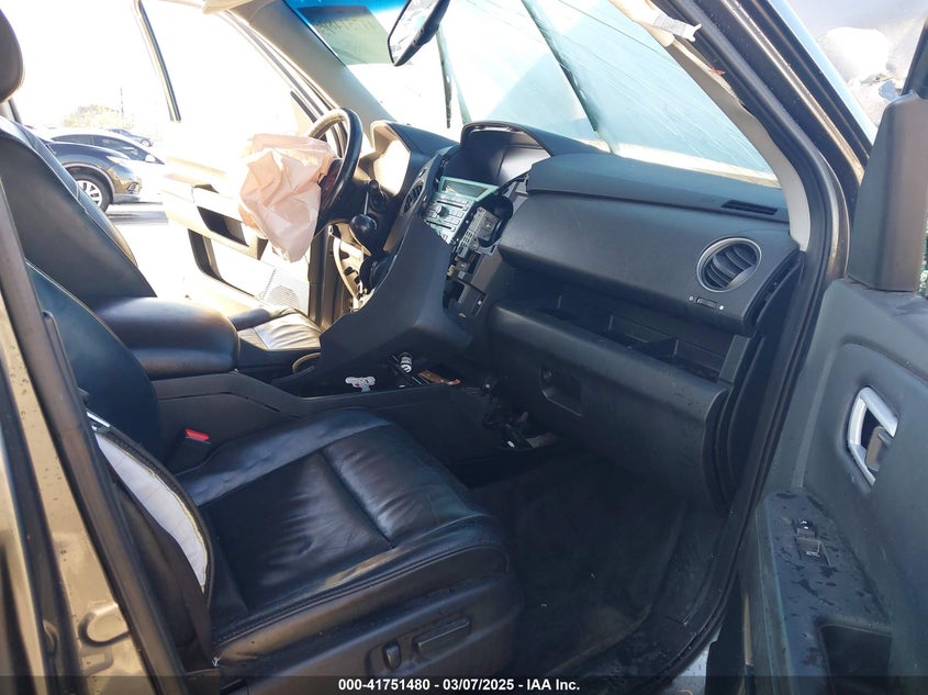 2011 HONDA PILOT VIN: 5FNYF3H95BB036809