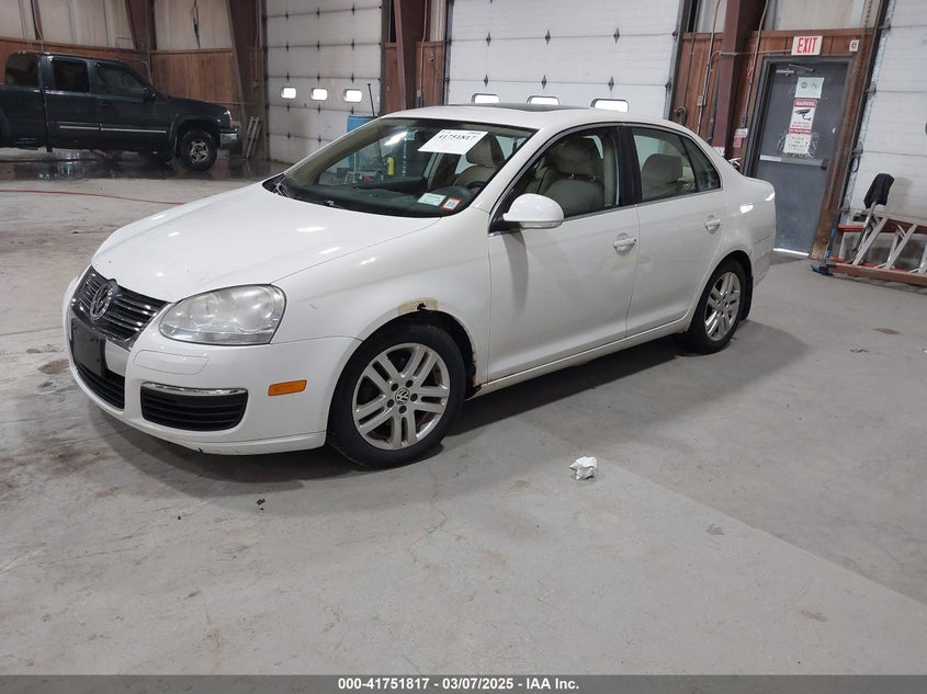 2009 VOLKSWAGEN JETTA VIN: 3VWRL81K19M120894