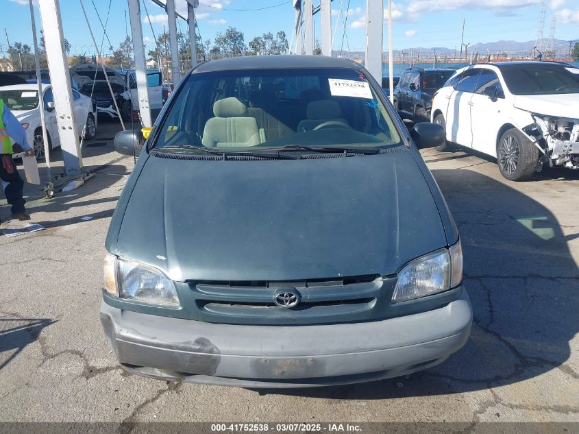 1999 Toyota Sienna Ce VIN: 4T3ZF19C0XU146901 Lot: 41752538