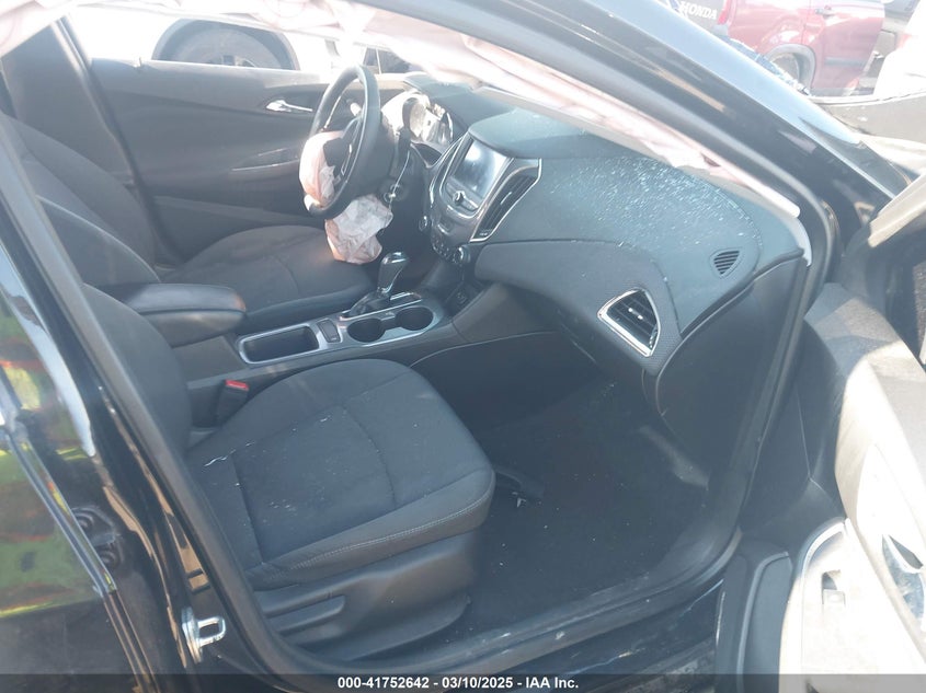 2019 CHEVROLET CRUZE VIN: 1G1BE5SM4K7144810