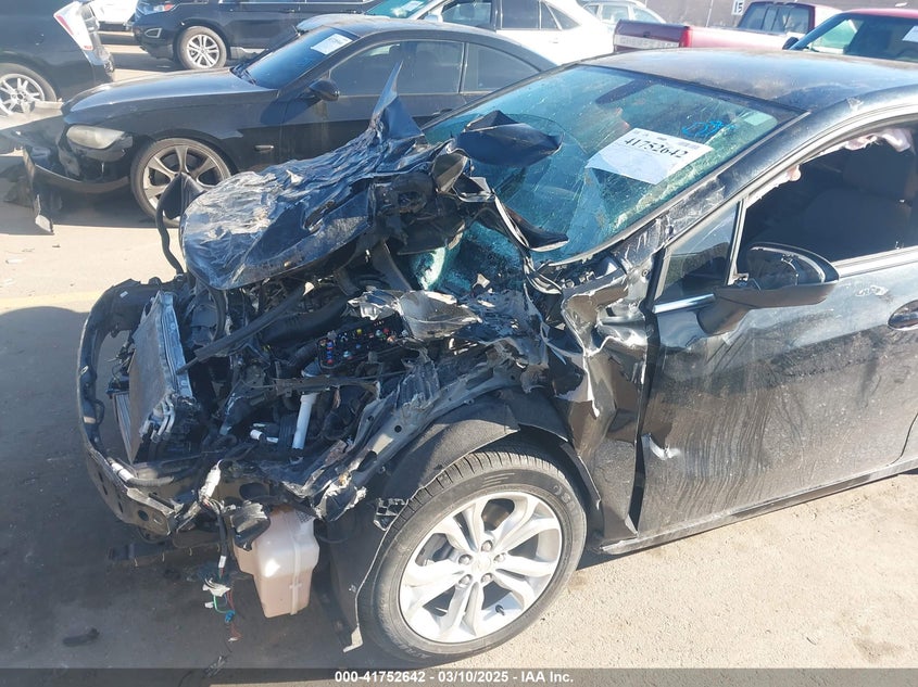 2019 CHEVROLET CRUZE VIN: 1G1BE5SM4K7144810