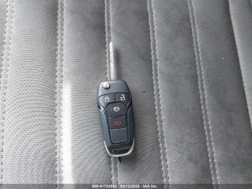 2013 Ford Fusion S VIN: 3FA6P0G78DR266211 Lot: 41752802