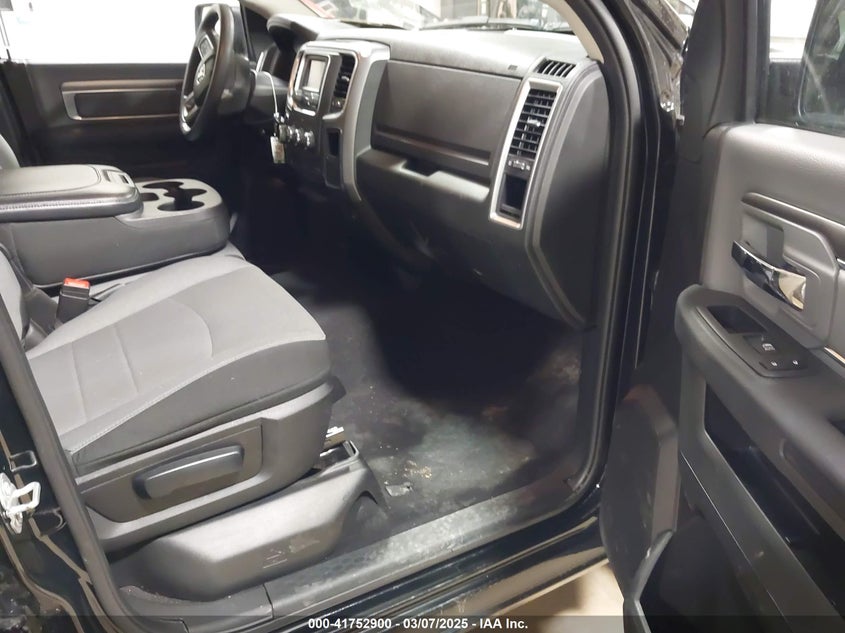 2024 RAM 1500 CLASSIC VIN: 1C6RR7GGXRS124813