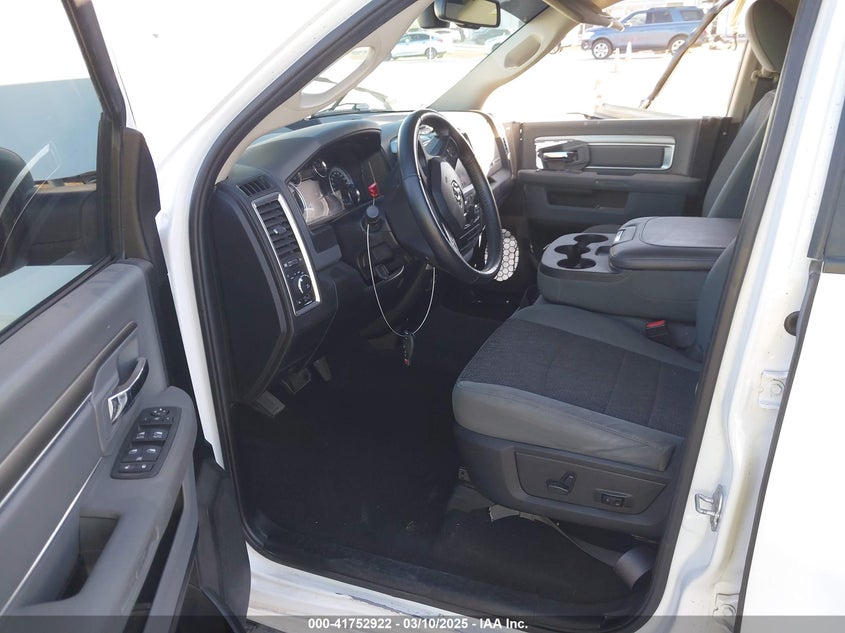 2019 RAM 1500 CLASSIC VIN: 1C6RR7LT9KS527190