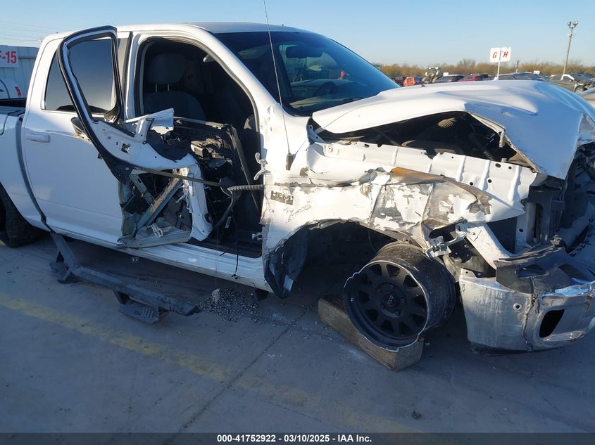 2019 RAM 1500 CLASSIC VIN: 1C6RR7LT9KS527190