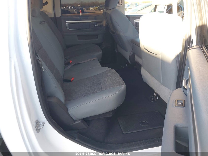 2019 RAM 1500 CLASSIC VIN: 1C6RR7LT9KS527190