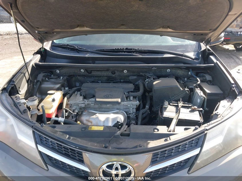 2015 TOYOTA RAV4 XLE - JTMRFREV7FD129000
