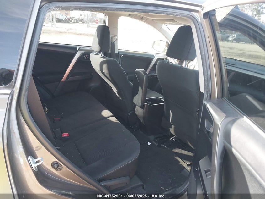 2015 TOYOTA RAV4 XLE - JTMRFREV7FD129000