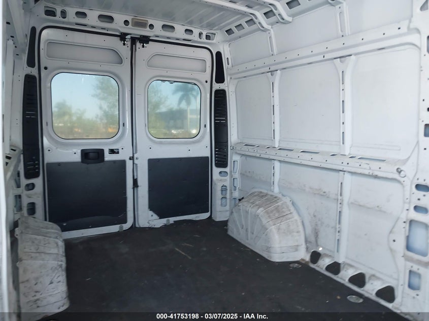 2018 Ram Promaster 2500 High Roof 159 Wb VIN: 3C6TRVDG4JE124733 Lot: 41753198