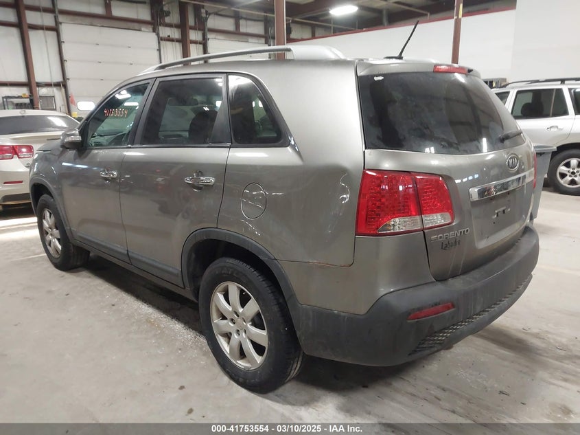 2011 KIA SORENTO VIN: 5XYKT4A2XBG113975